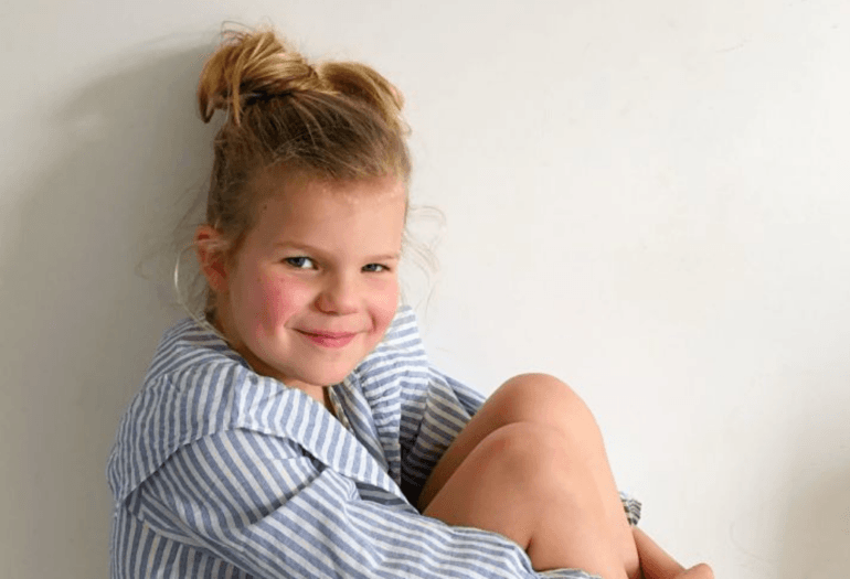 DIT ZIJN DE NIEUWE SHINY SNEAKERS VAN JULIE