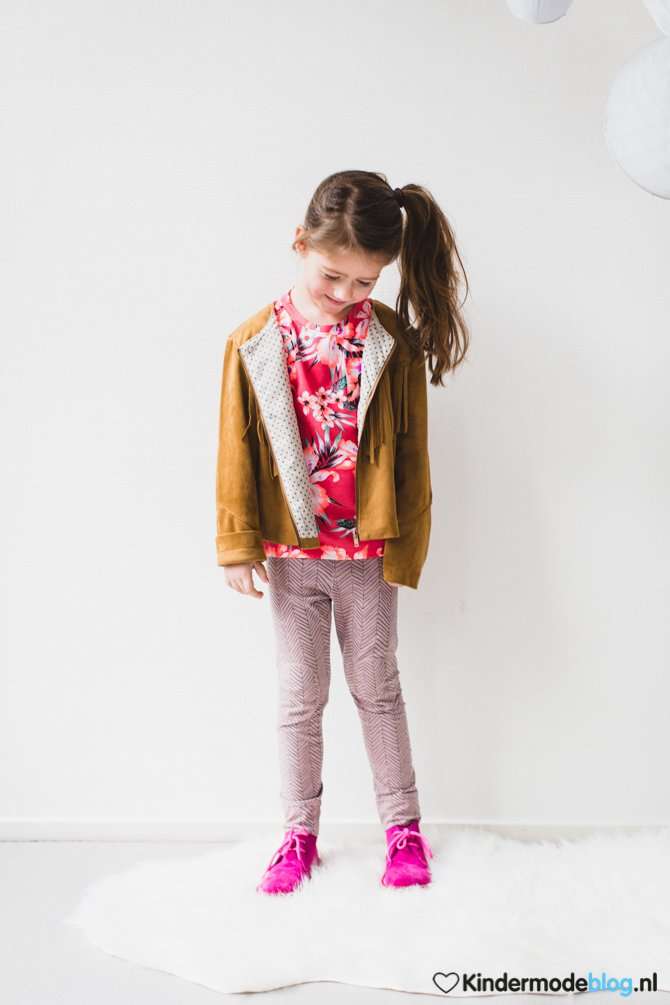 PIPPA IN SUPER VROLIJK SHIRT
