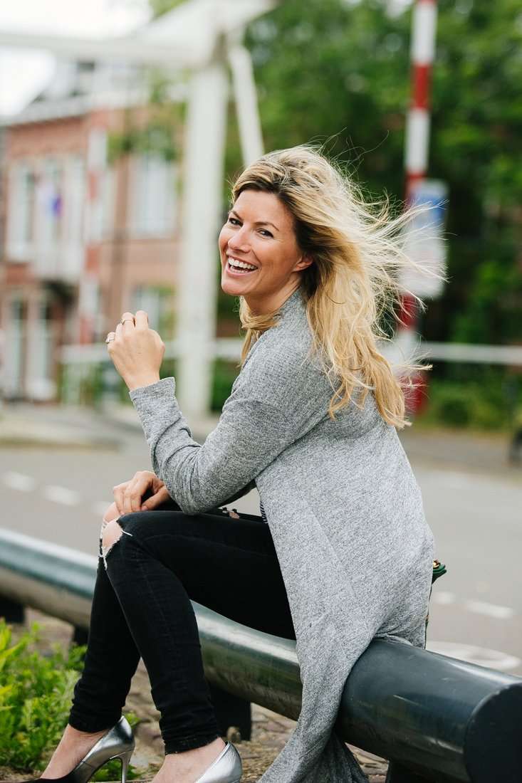 PERSONAL COLUMN: JE BENT GEWAARSCHUWD