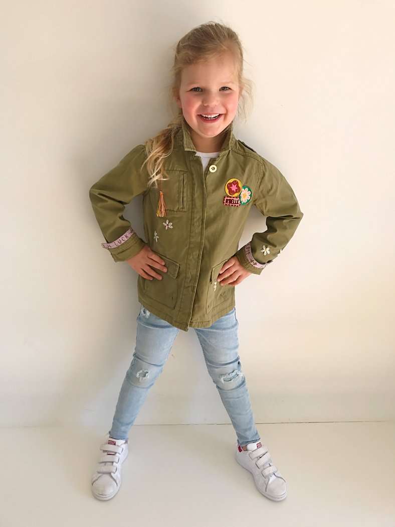 DE NIEUWE GAVE ZOMERJAS VAN JULIE!