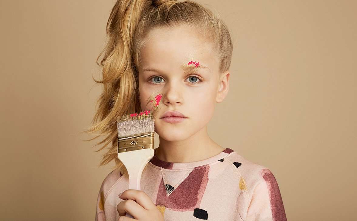 4X HELE GAVE SCANDINAVISCHE KINDERKLEDING MERKEN