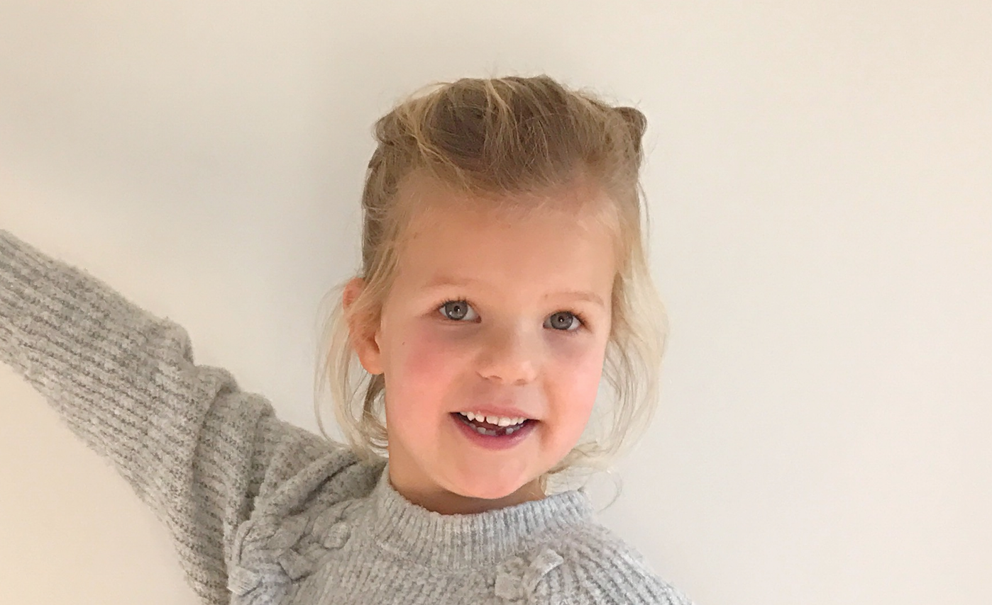 DIT IS DE NIEUWE HEERLIJK WARME TRUI VAN JULIE