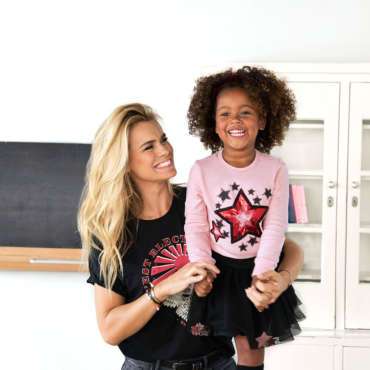 NICOLETTE VAN DAM LANCEERT EIGEN COLLECTIE MET SHOEBY