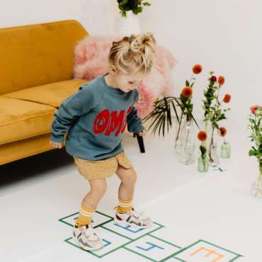 LITTLE MAN HAPPY: DE ‘OMG’ SWEATER VAN FLO