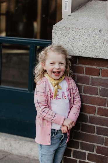 DIT IS EEN HEERLIJKE MEISJES OUTFIT!