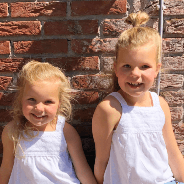 DE TWINNING SUMMER OUTFIT VAN JULIE & PHILEINE