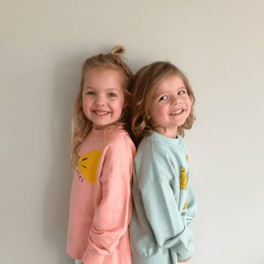 DIT ZIJN DE TOFFE NIEUWE SWEATERS VAN PHILEINE EN BEAU