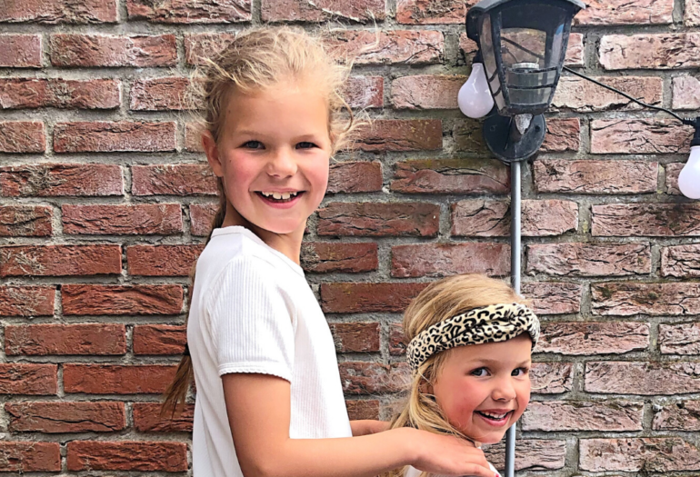DIT ZIJN DE SHINY SHORTJES VAN JULIE & PHILEINE