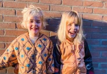 WAT TREKKEN WE VANDAAG WEER UIT DE KAST?
