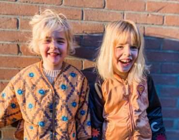 WAT TREKKEN WE VANDAAG WEER UIT DE KAST?
