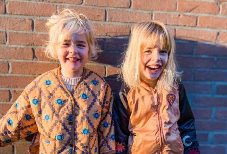 WAT TREKKEN WE VANDAAG WEER UIT DE KAST?