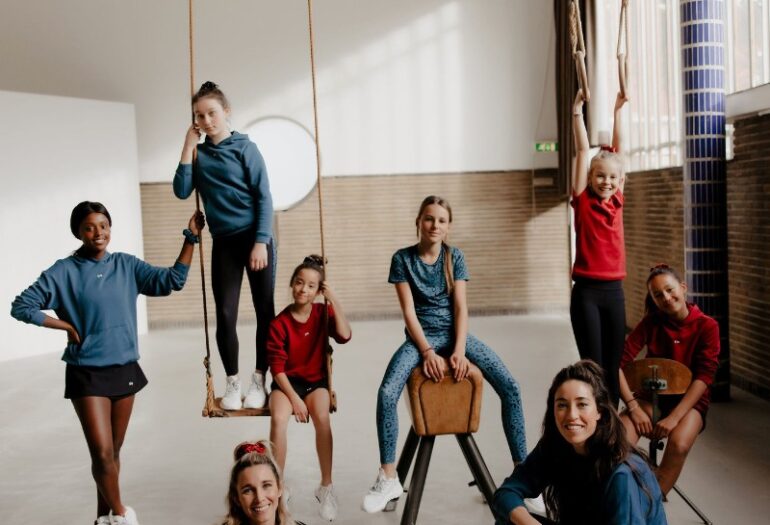 5X GAVE TIENERMODE MERKEN VOOR GIRLS