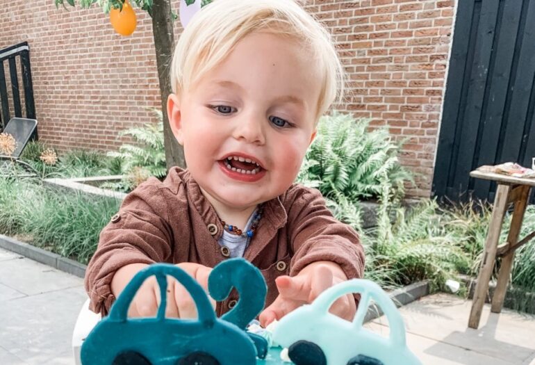 SANNE BLOGT: VAN BABY NAAR PEUTER
